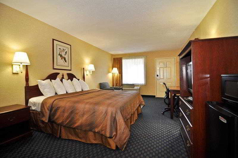 Quality Inn Ашбърн Екстериор снимка
